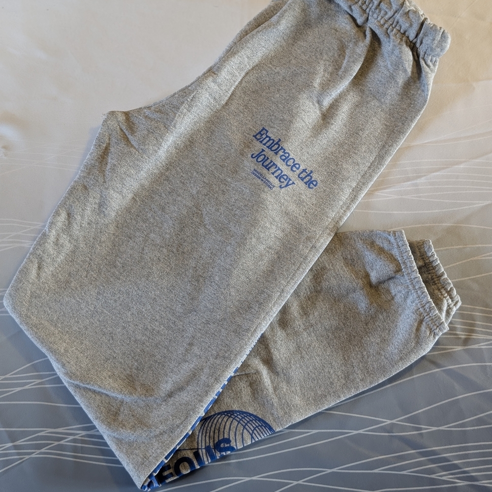 EMBRACE‎ THE JOURNEY SWEATS